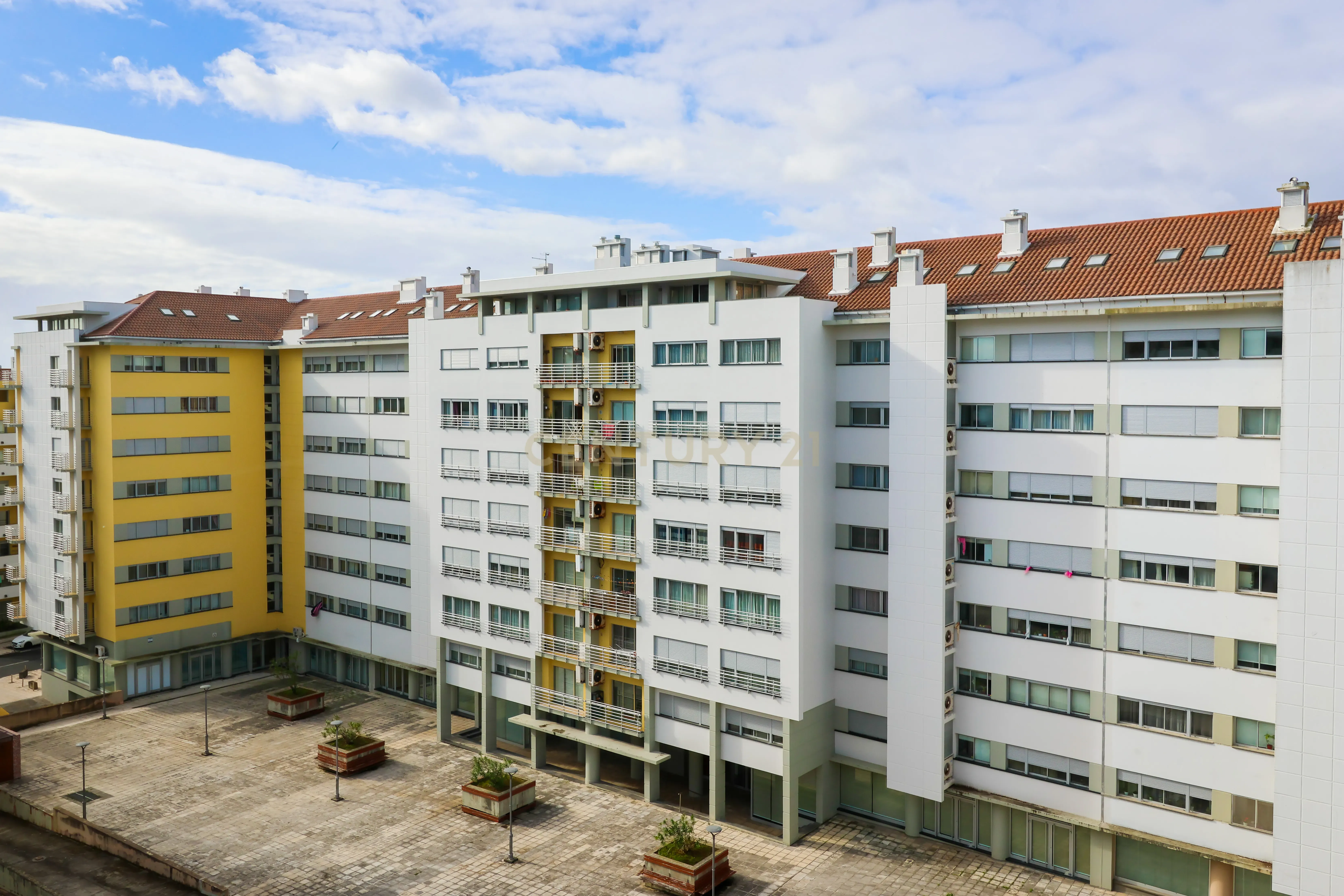 Apartamento T4 duplex, com garagem numa das Avenidas mais prestigiadas de Ponta Delgada, Açores - Image 44