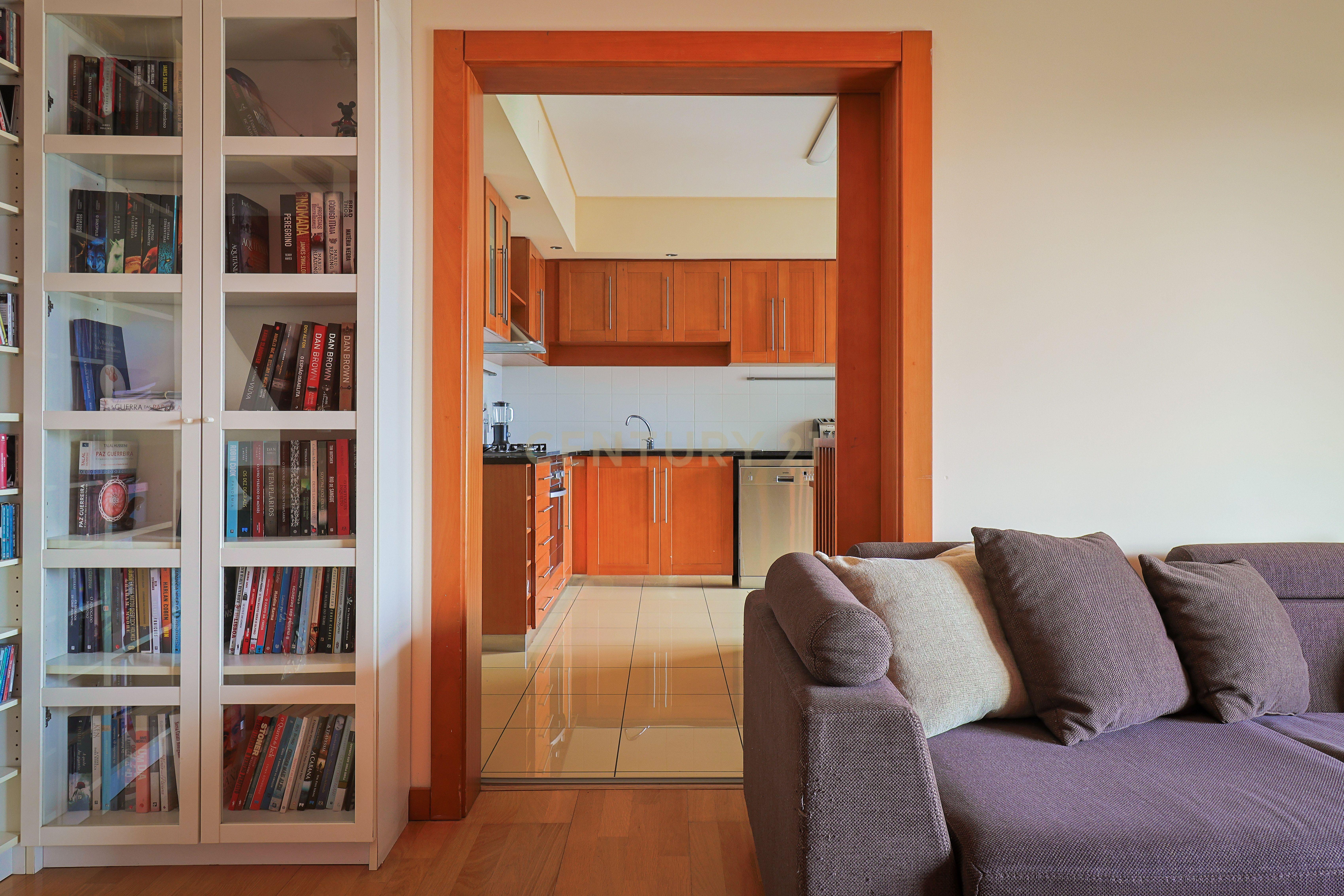 Apartamento T4 duplex, com garagem numa das Avenidas mais prestigiadas de Ponta Delgada, Açores - Image 5