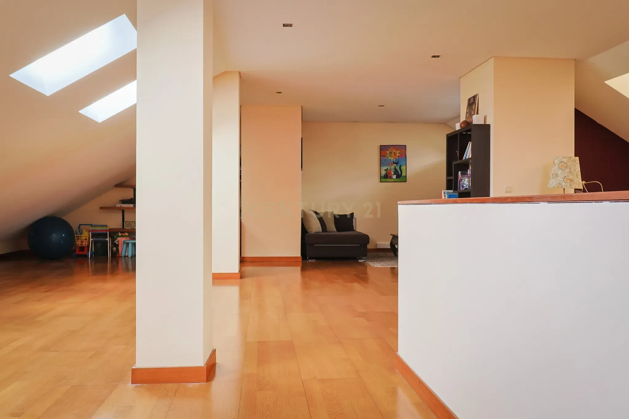 Apartamento T4 duplex, com garagem numa das Avenidas mais prestigiadas de Ponta Delgada, Açores - Image 38