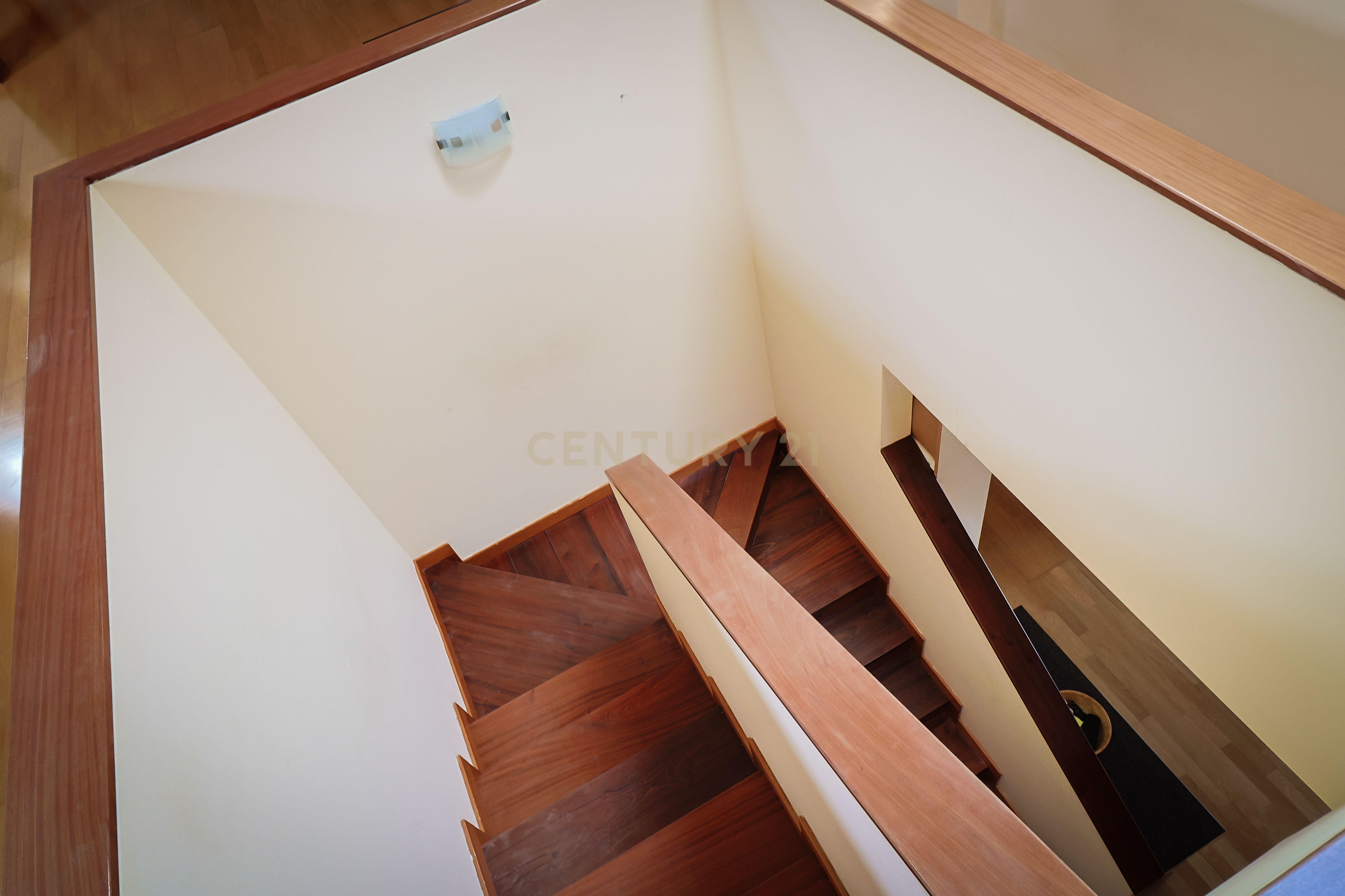 Apartamento T4 duplex, com garagem numa das Avenidas mais prestigiadas de Ponta Delgada, Açores - Image 30