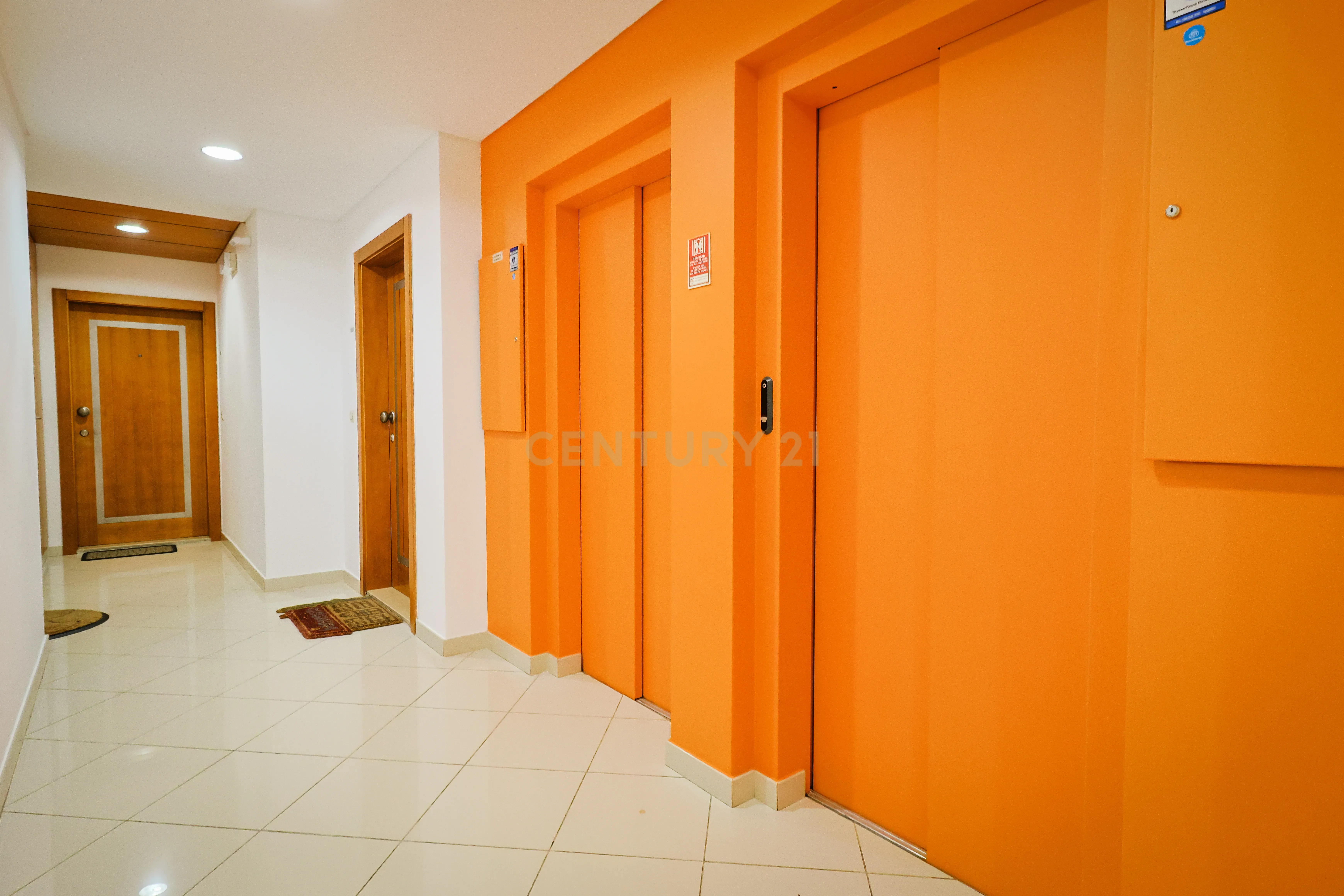 Apartamento T4 duplex, com garagem numa das Avenidas mais prestigiadas de Ponta Delgada, Açores - Image 41