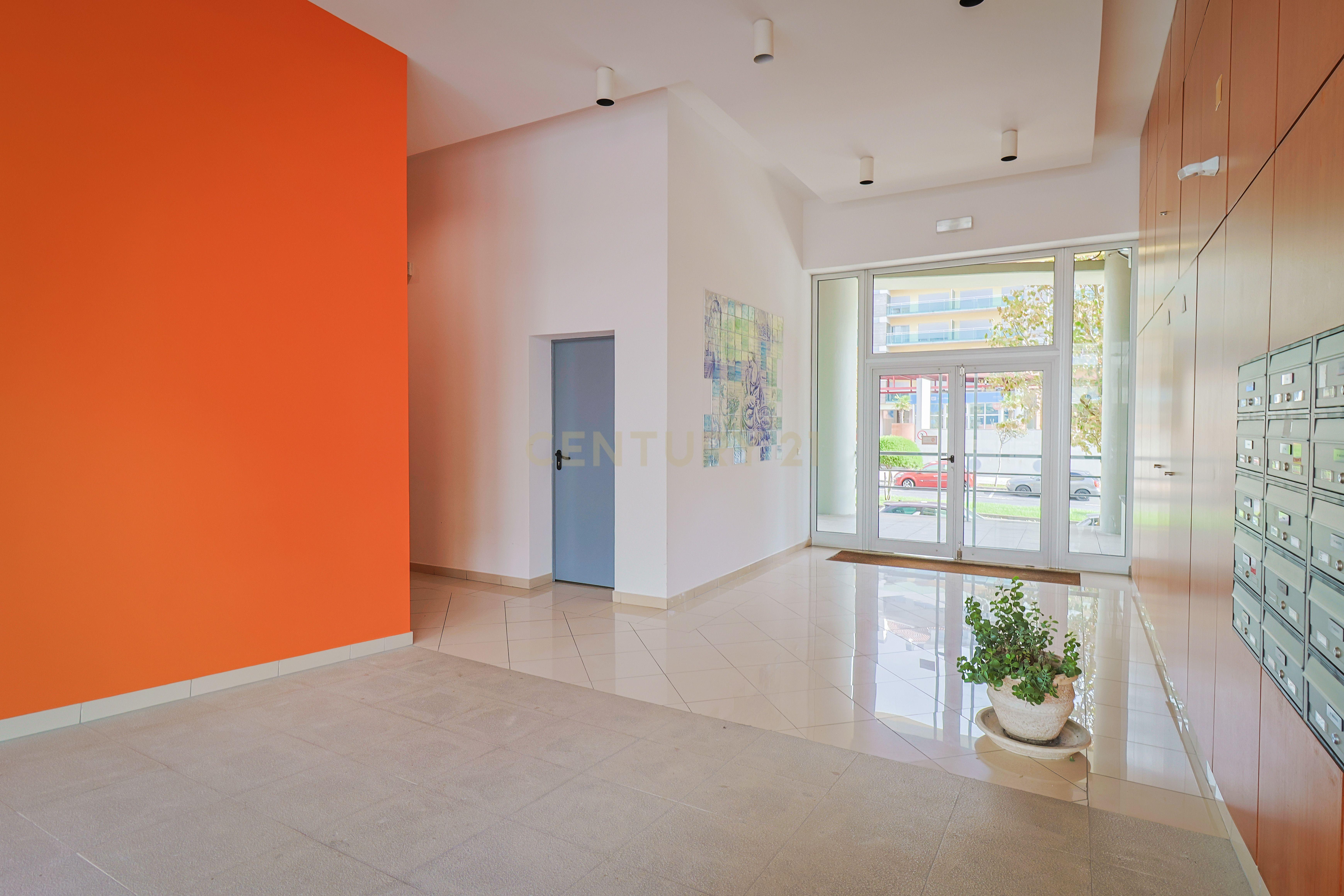 Apartamento T4 duplex, com garagem numa das Avenidas mais prestigiadas de Ponta Delgada, Açores - Image 40