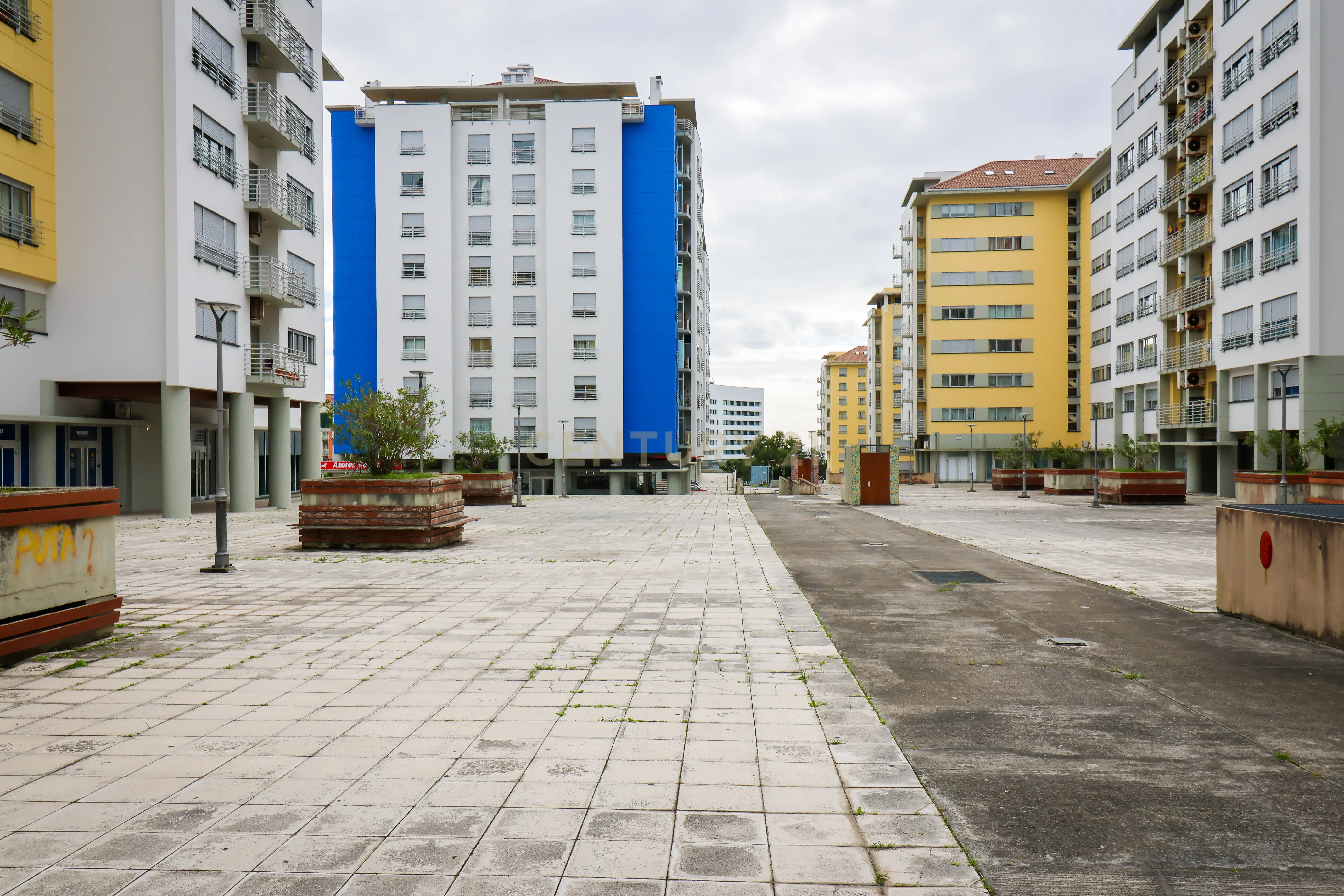 Apartamento T4 duplex, com garagem numa das Avenidas mais prestigiadas de Ponta Delgada, Açores - Image 43
