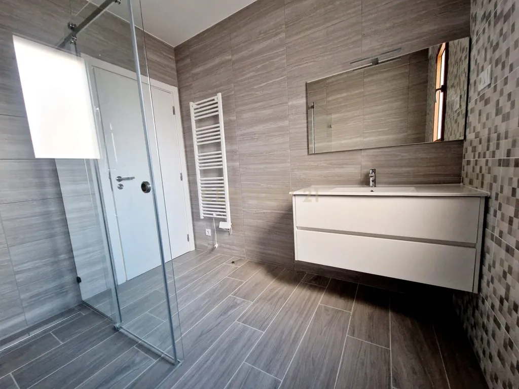 Apartamento || T1 no Centro De Pombal || Oportunidade - Image 4