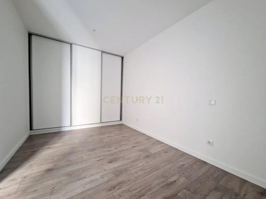 Apartamento || T1 no Centro De Pombal || Oportunidade - Image 10