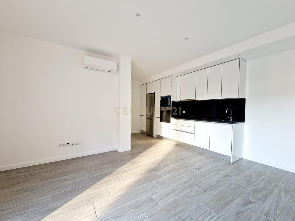 Apartamento || T1 no Centro De Pombal || Oportunidade - Image 1