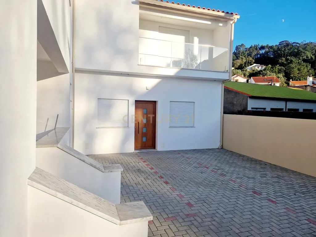 Apartamento || T1 no Centro De Pombal || Oportunidade - Image 3