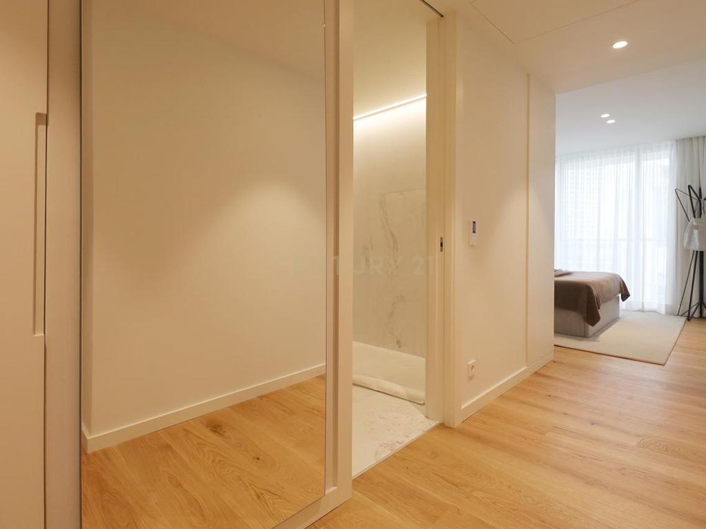Apartamento de Luxo T2 no Infinity Tower em Campolide - Image 14