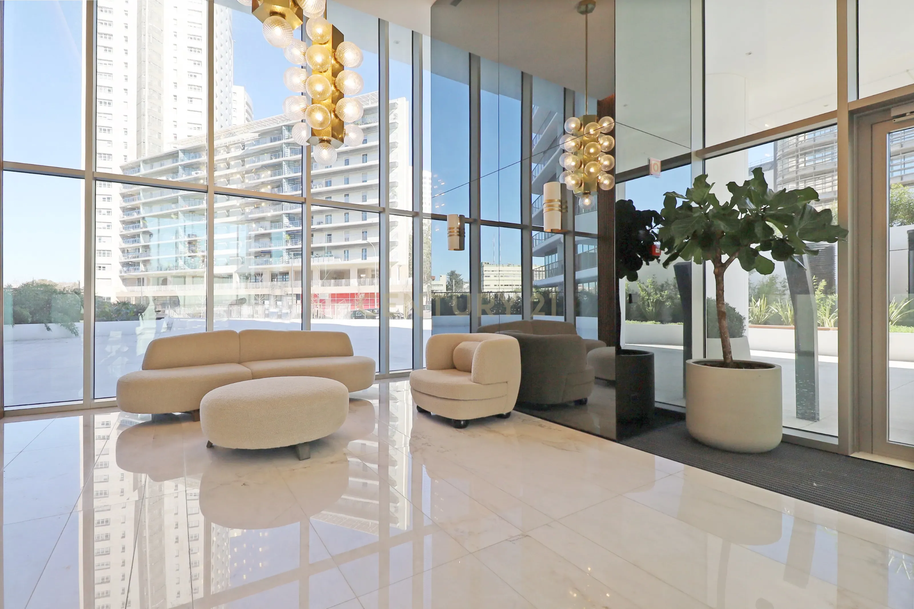 Apartamento de Luxo T2 no Infinity Tower em Campolide - Image 2