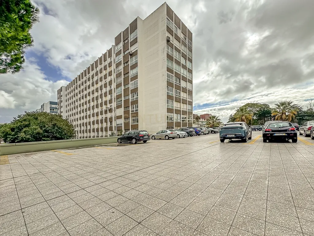 APARTAMENTO T3 COM VISTA MAR EM OEIRAS - Image 25