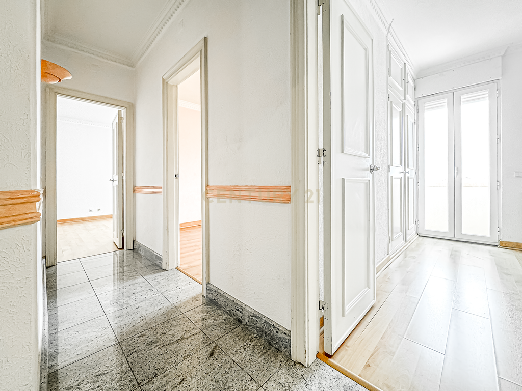 APARTAMENTO T3 COM VISTA MAR EM OEIRAS - Image 17
