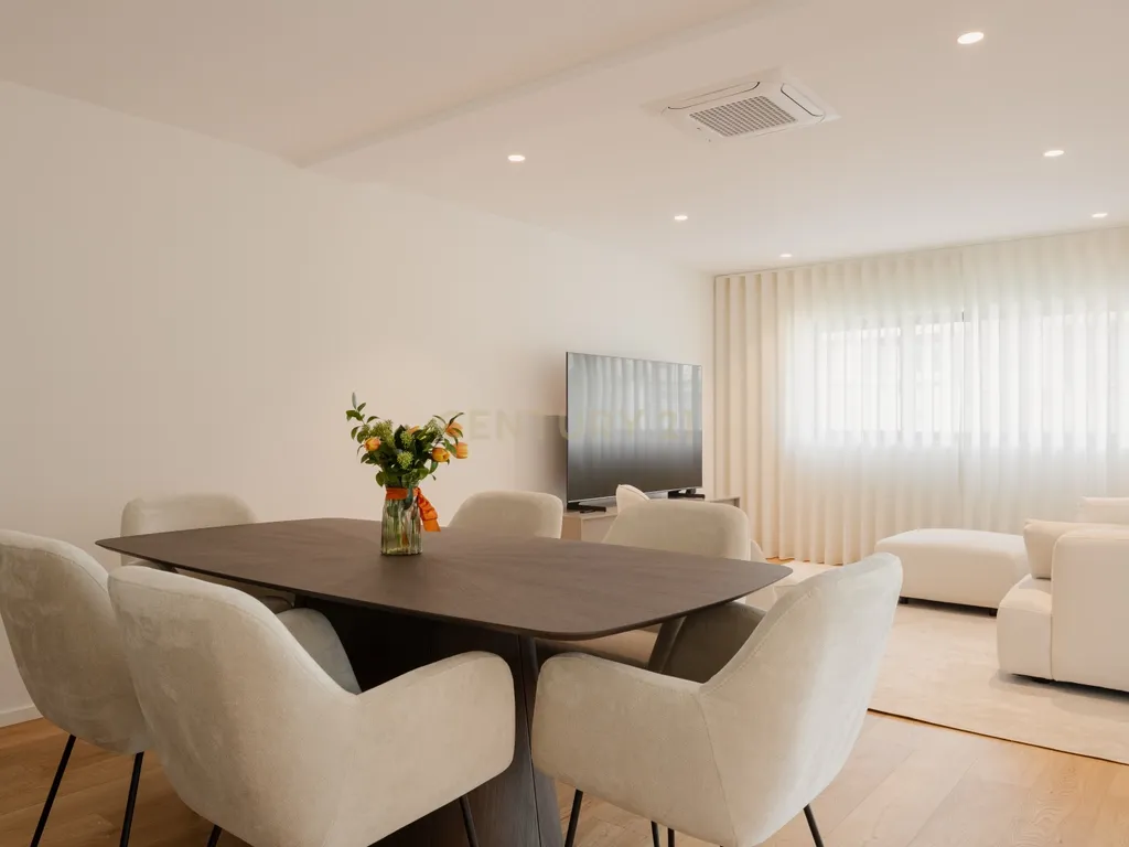 Apartamento de luxo; três suites e três varandas, com uma sala de 40 m2 em plano aberto e uma garagem no coração de Lisboa. - Image 18