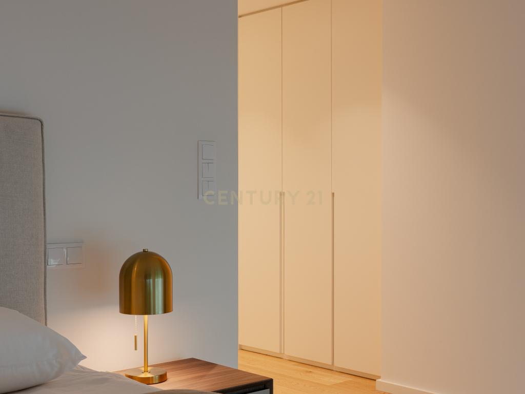 Apartamento de luxo; três suites e três varandas, com uma sala de 40 m2 em plano aberto e uma garagem no coração de Lisboa. - Image 8