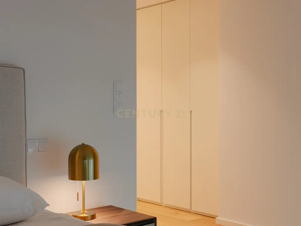Apartamento de luxo; três suites e três varandas, com uma sala de 40 m2 em plano aberto e uma garagem no coração de Lisboa. - Image 8