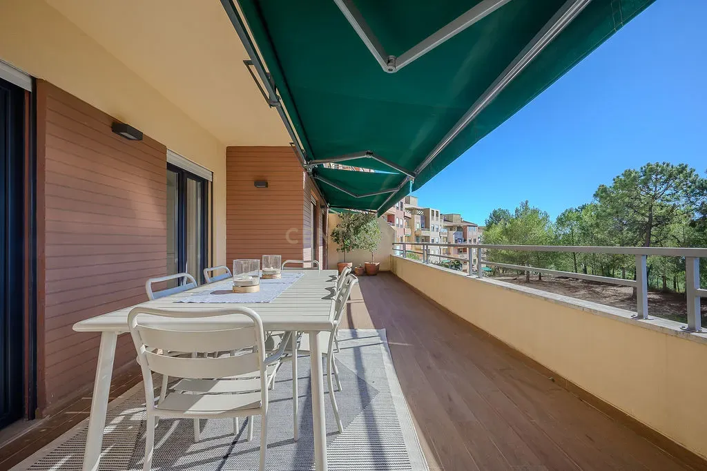 T2 Estoril remodelado com Terraço em Condomínio Privado - Image 19