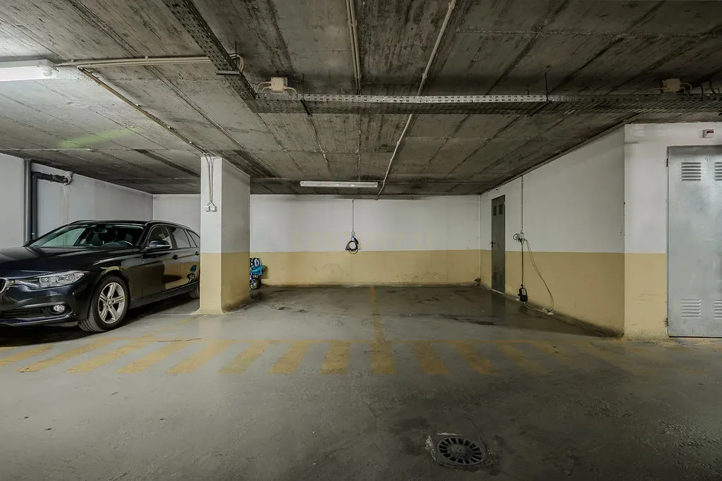 T2 Estoril remodelado com Terraço em Condomínio Privado - Image 26