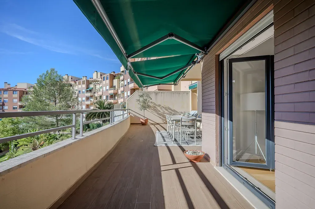 T2 Estoril remodelado com Terraço em Condomínio Privado - Image 20