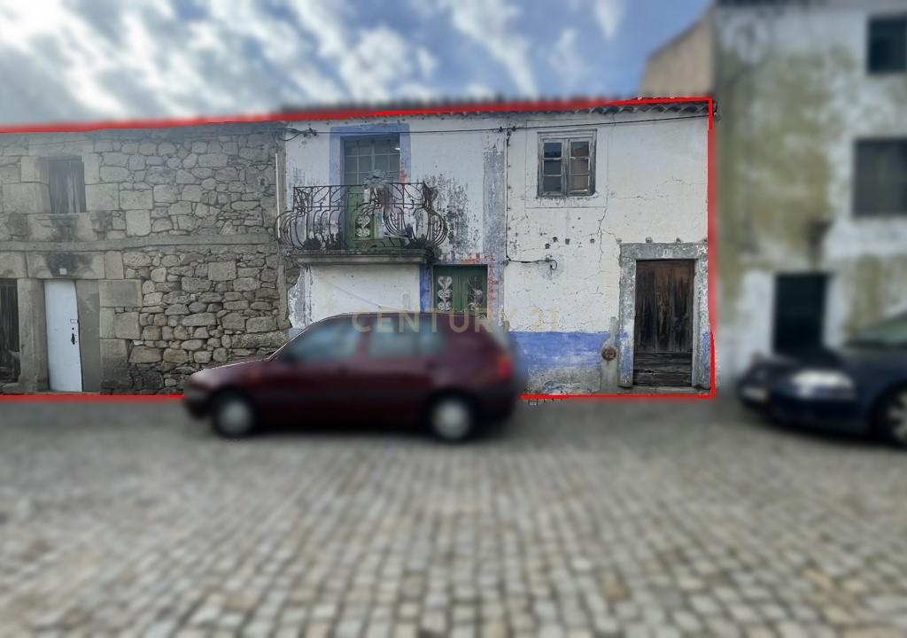 Moradias para reconstrução | Escalos de Baixo, Castelo Branco - Image 1