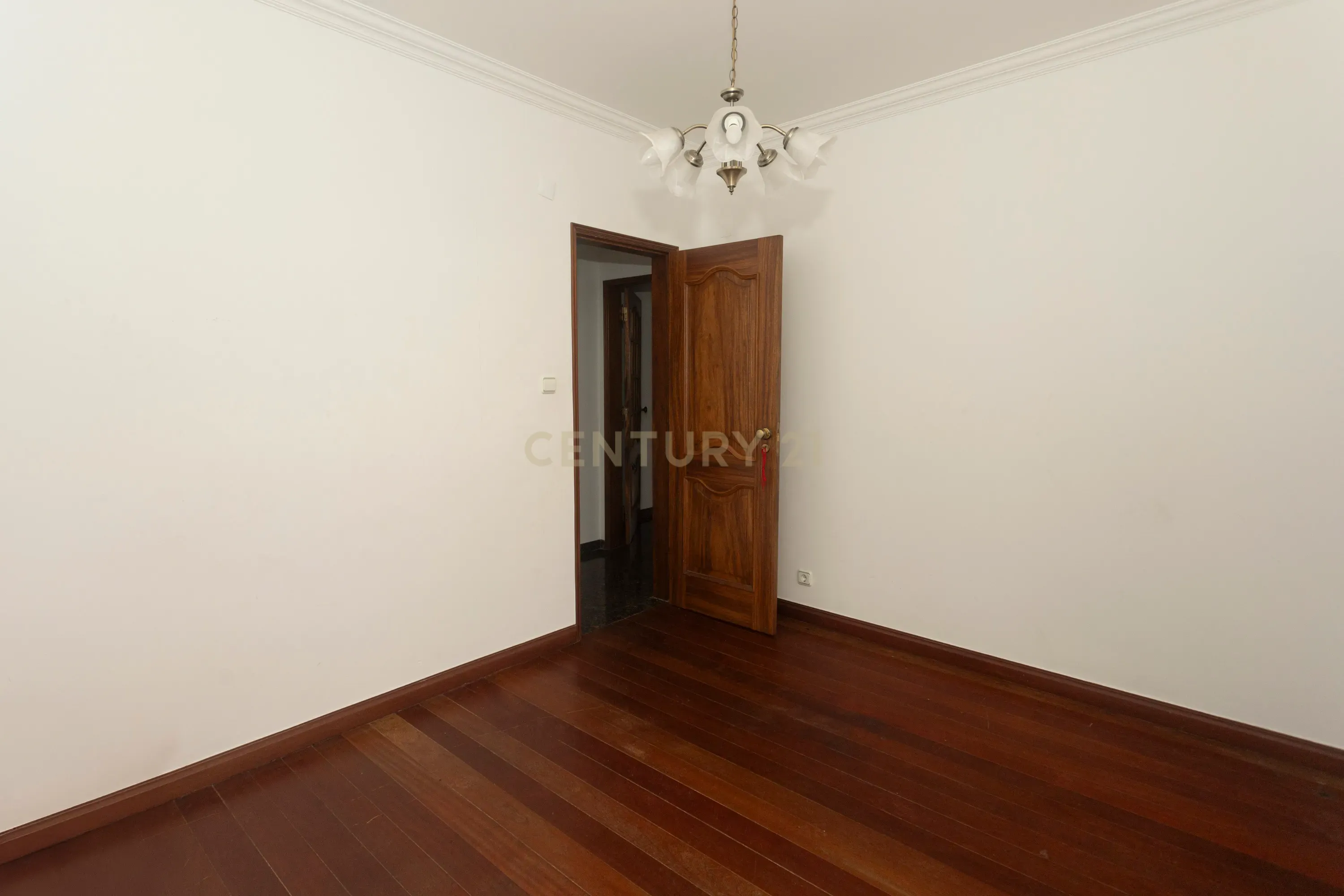Apartamento T4 está localizado na Areia Branca - Image 20
