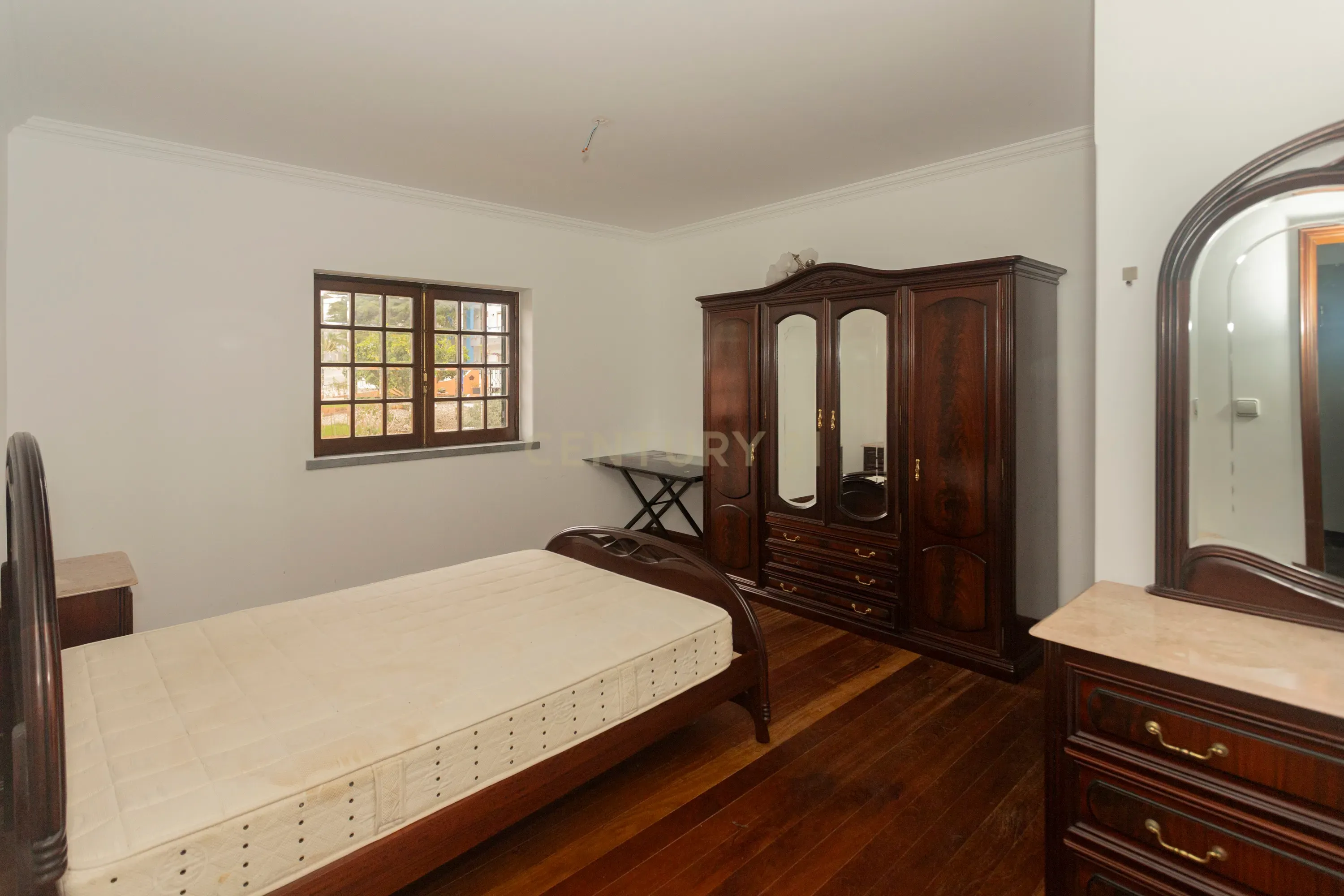 Apartamento T4 está localizado na Areia Branca - Image 29
