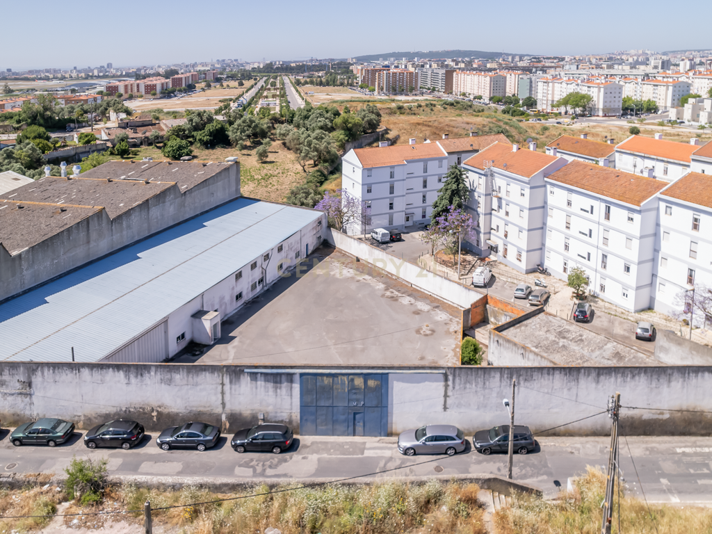ARMAZÉM MULTIUSO - PRÓXIMO AO AEROPORTO DE LISBOA - Image 19