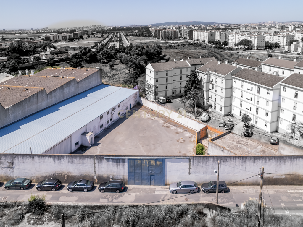 ARMAZÉM MULTIUSO - PRÓXIMO AO AEROPORTO DE LISBOA - Image 15
