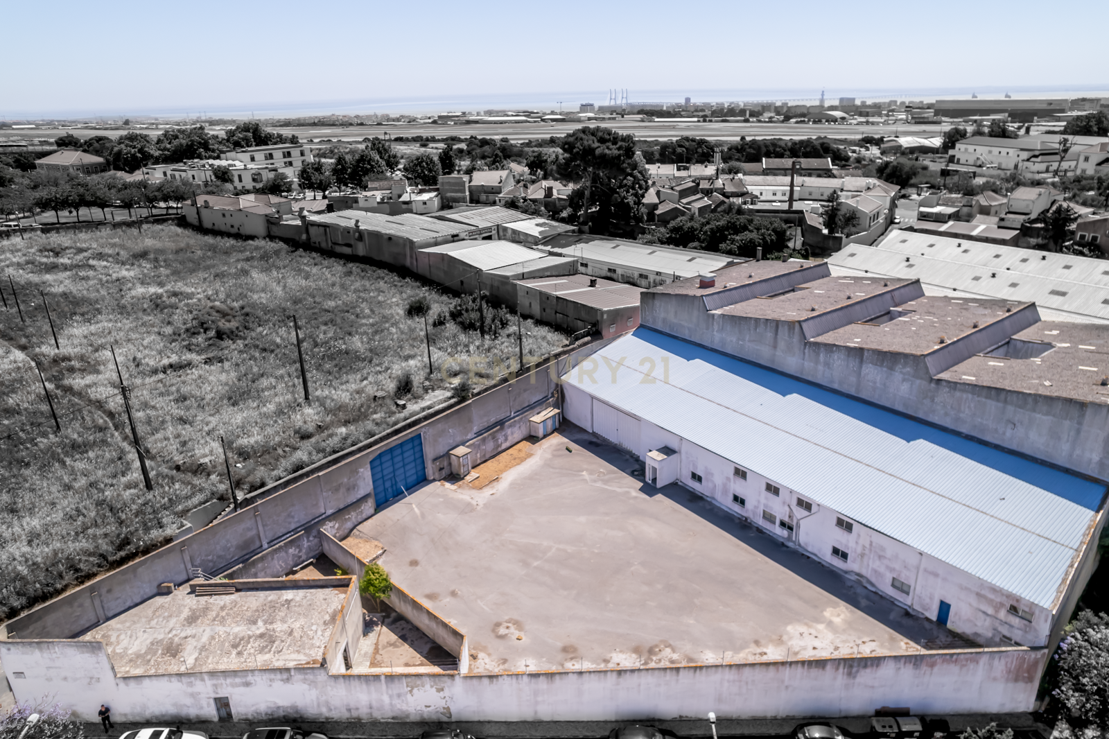ARMAZÉM MULTIUSO - PRÓXIMO AO AEROPORTO DE LISBOA - Image 17
