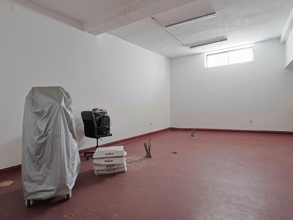 ✨🏢 Excelente Espaço Comercial com 8 Lojas — Localização Estratégica! 🗺️📍 - Image 7