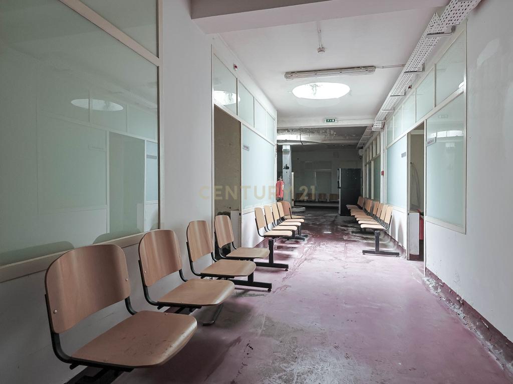 ✨🏢 Excelente Espaço Comercial com 8 Lojas — Localização Estratégica! 🗺️📍 - Image 14