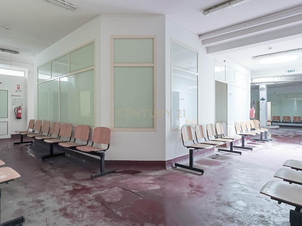 ✨🏢 Excelente Espaço Comercial com 8 Lojas — Localização Estratégica! 🗺️📍 - Image 12