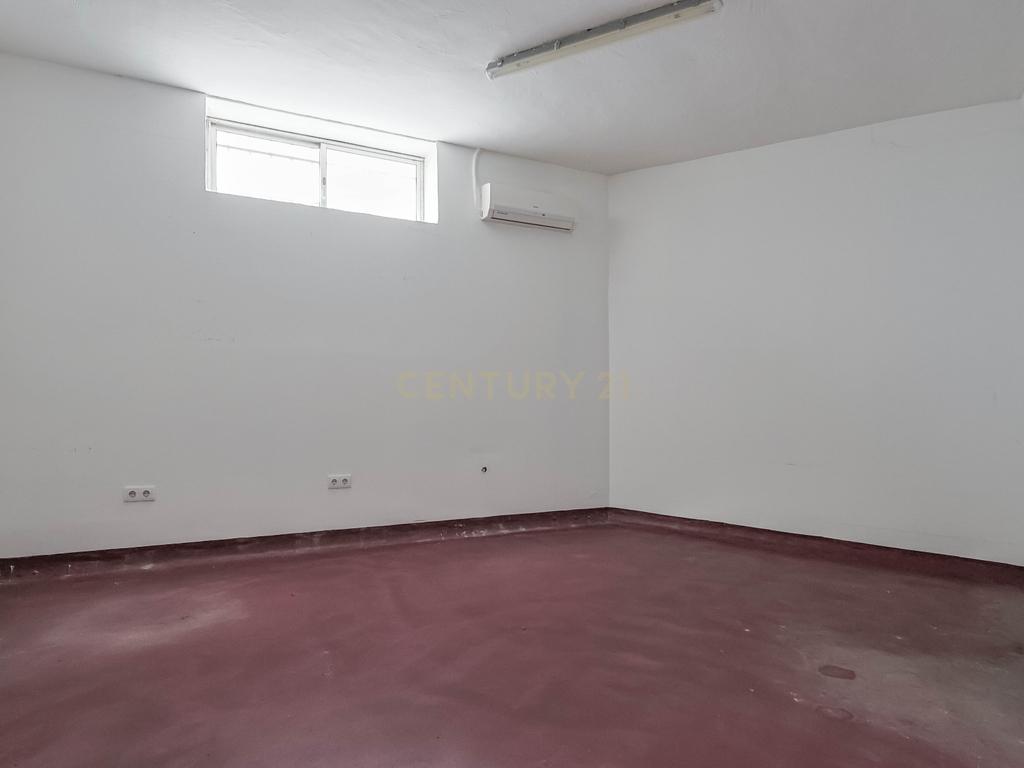 ✨🏢 Excelente Espaço Comercial com 8 Lojas — Localização Estratégica! 🗺️📍 - Image 15