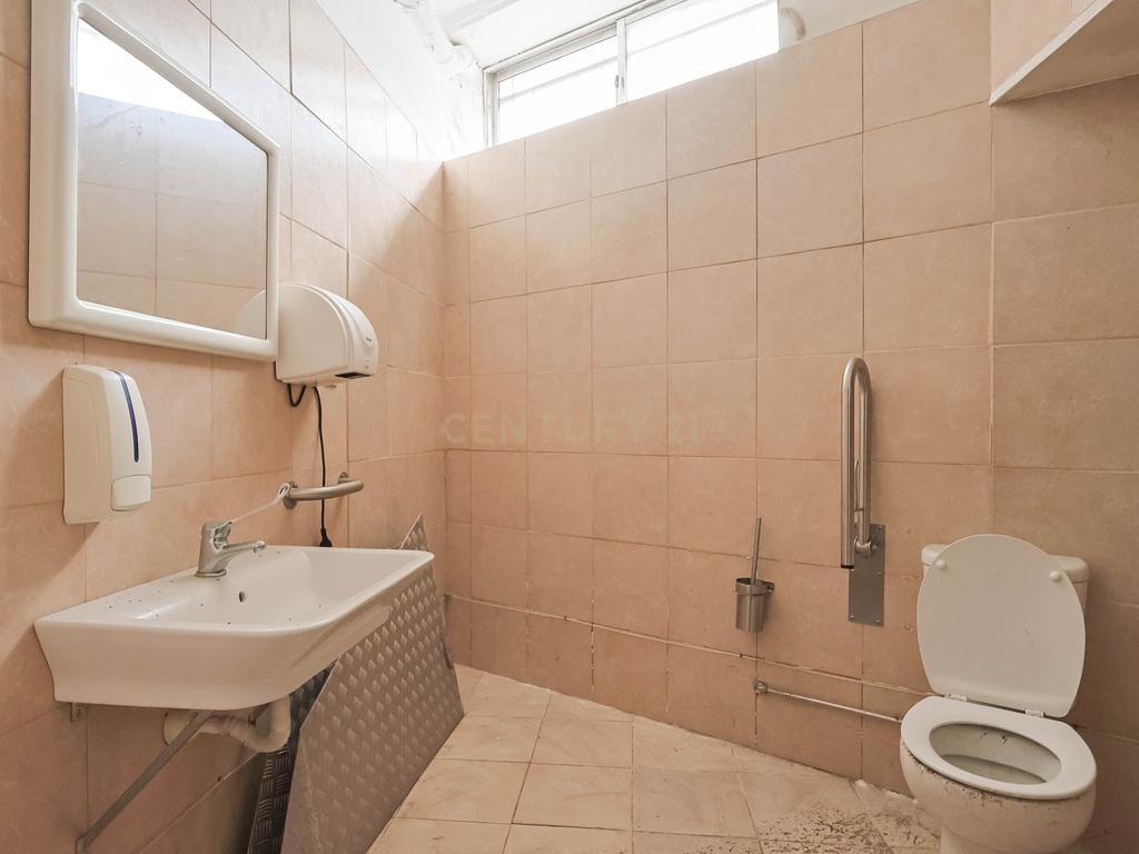✨🏢 Excelente Espaço Comercial com 8 Lojas — Localização Estratégica! 🗺️📍 - Image 18