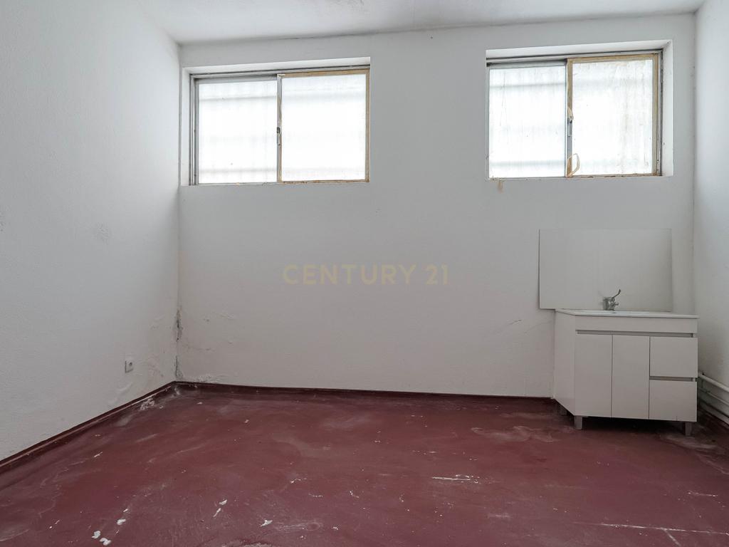 ✨🏢 Excelente Espaço Comercial com 8 Lojas — Localização Estratégica! 🗺️📍 - Image 11