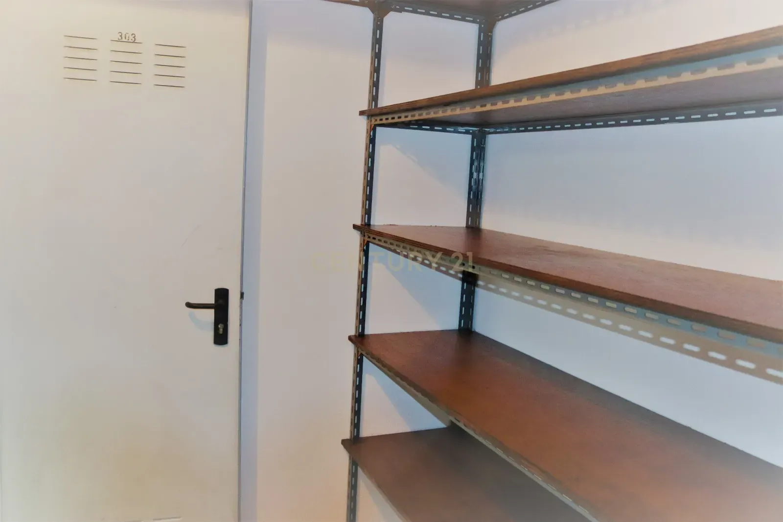 Apartamento T3 Remodelado c/ Garagem Arrecadação | Centro de Mafra - Image 23
