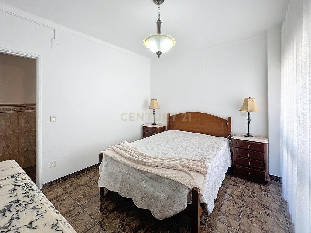 Apartamento - T2 - Arrendamento - Nazaré - Centro - Image 11