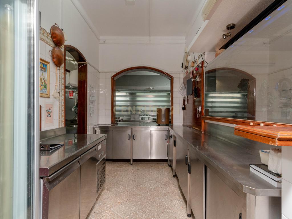 Habitação com Restaurante e Terreno a 500m da praia - Albufeira - Image 33