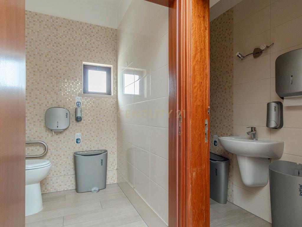 Habitação com Restaurante e Terreno a 500m da praia - Albufeira - Image 38
