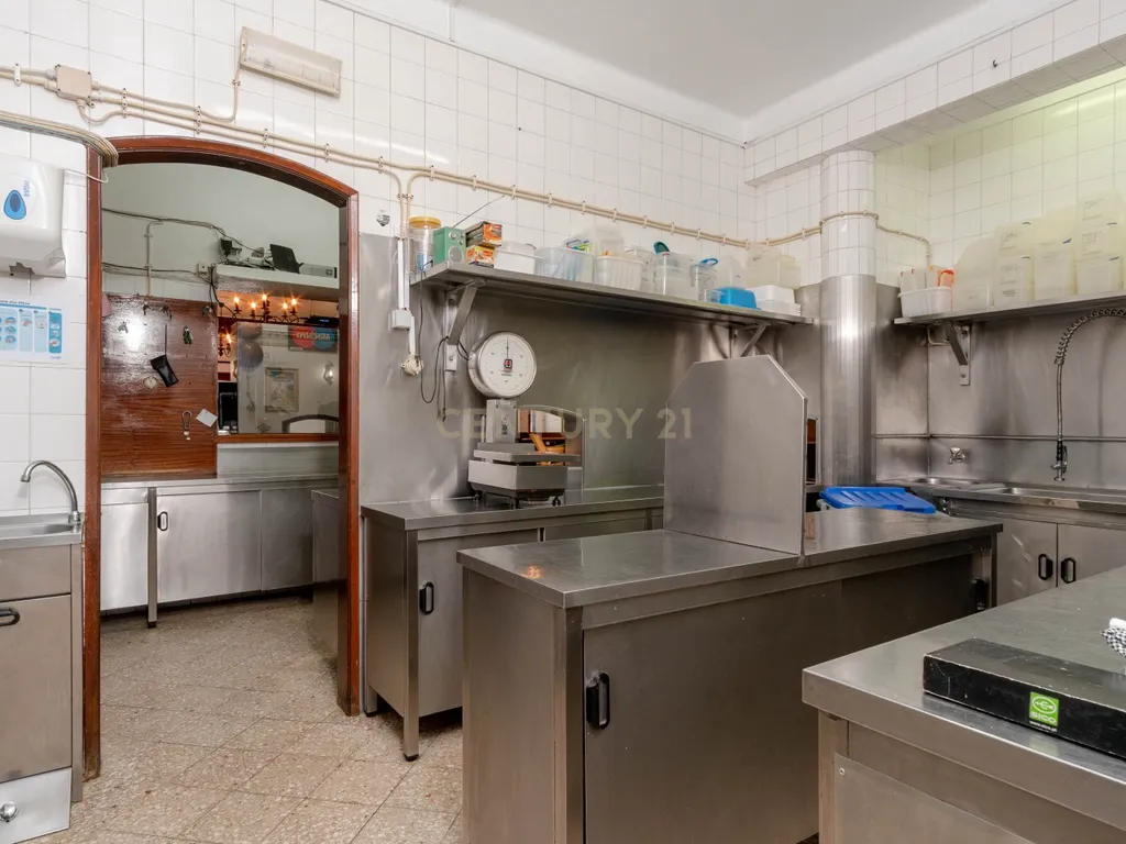 Habitação com Restaurante e Terreno a 500m da praia - Albufeira - Image 25
