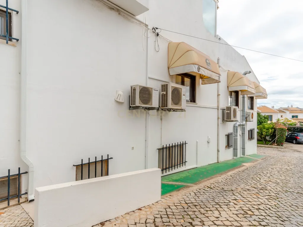 Habitação com Restaurante e Terreno a 500m da praia - Albufeira - Image 100