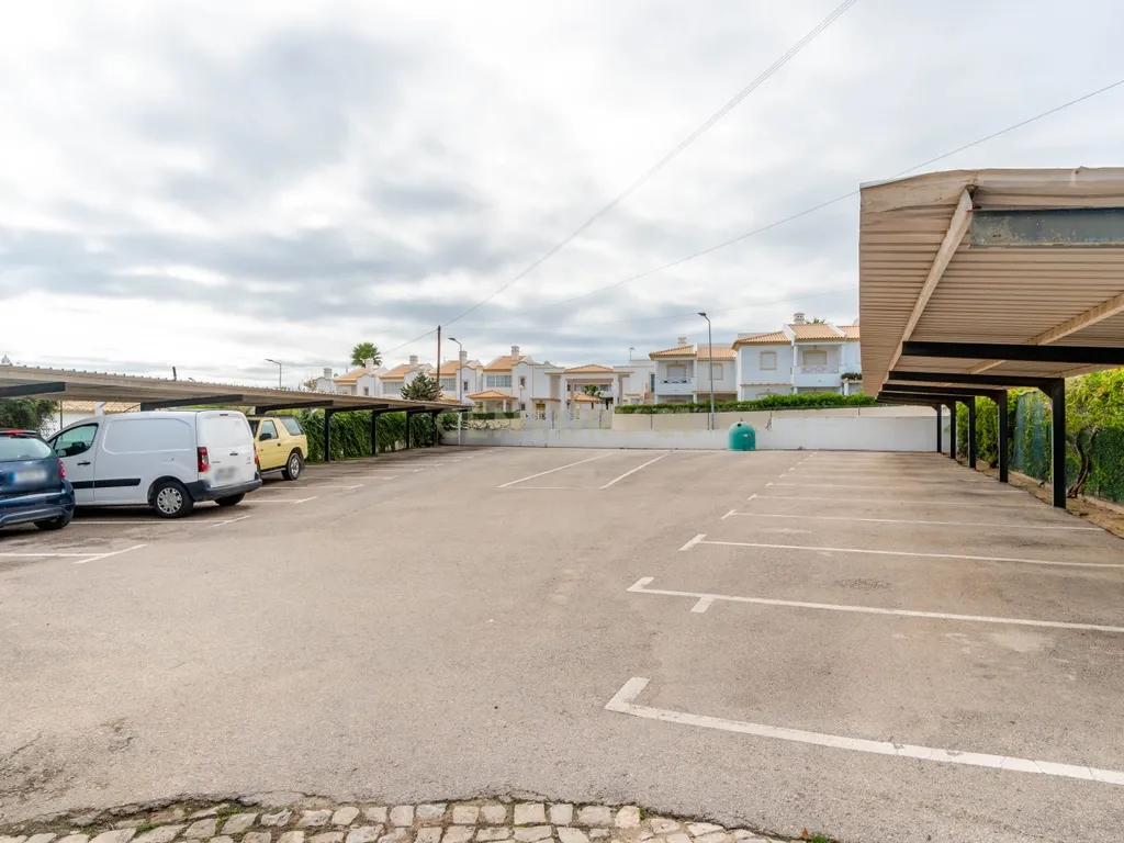 Habitação com Restaurante e Terreno a 500m da praia - Albufeira - Image 101
