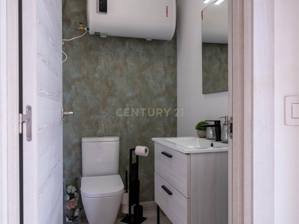 Duplex Moderno em Santa Cruz de Tenerife - 2 Quartos e 2 WC - Image 9