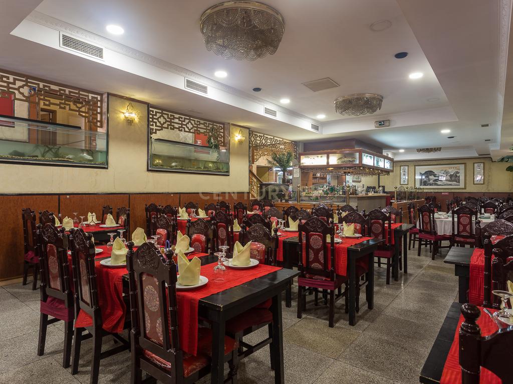 Loja com 360m2 e Extração de Fumos nos Olivais - Image 3