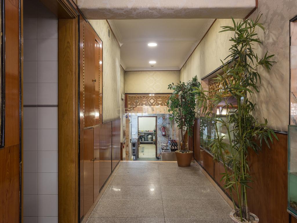Loja com 360m2 e Extração de Fumos nos Olivais - Image 11