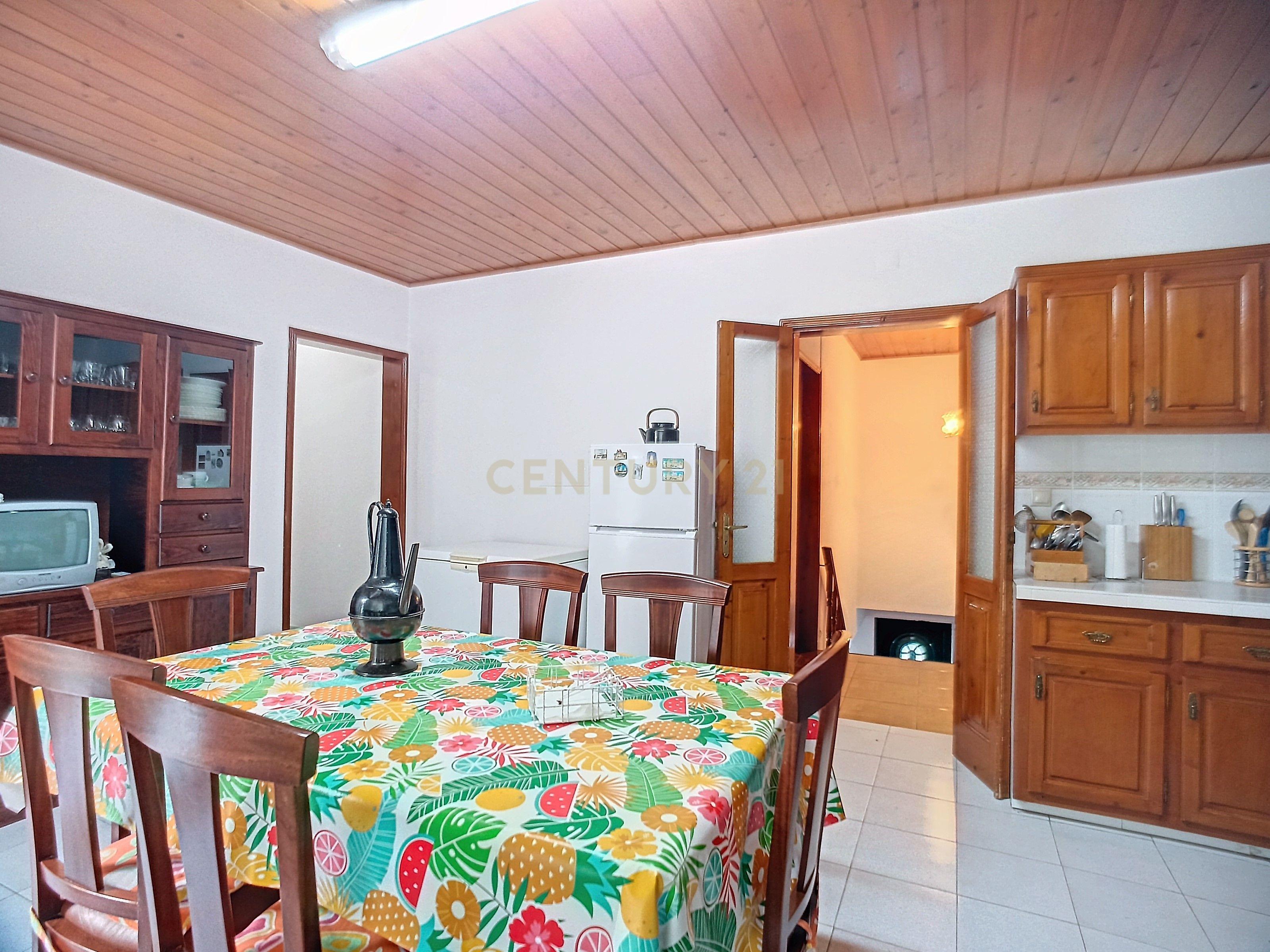 Moradia T3 em Excelente Estado de Conservação na Bela Vila do Nordeste - Image 13