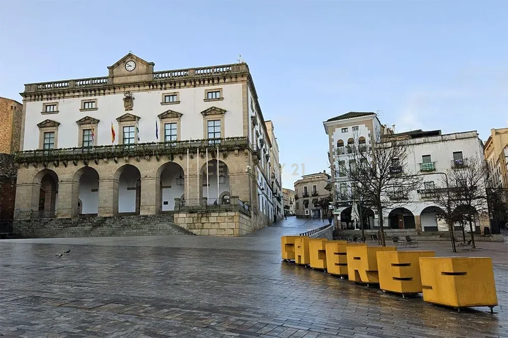 undefined - Image 1