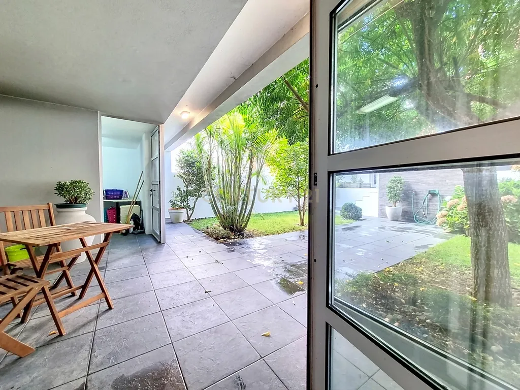 Moderna Moradia T5, em Ponta Delgada. - Image 32