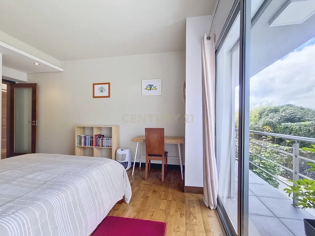 Moderna Moradia T5, em Ponta Delgada. - Image 45