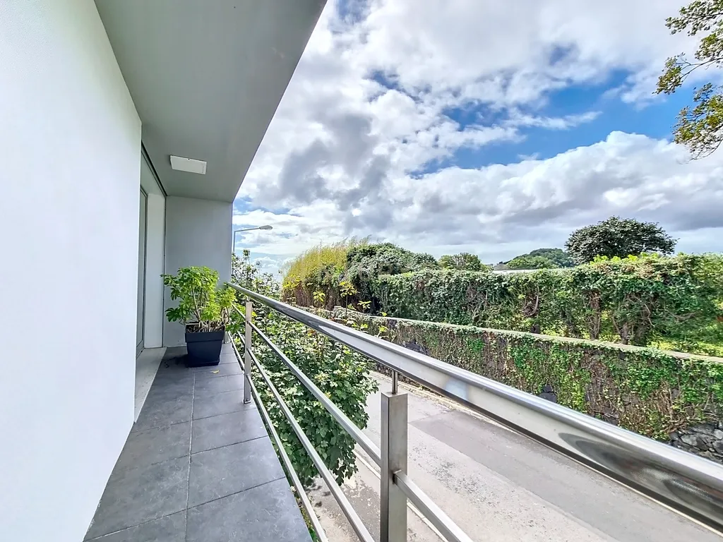 Moderna Moradia T5, em Ponta Delgada. - Image 46