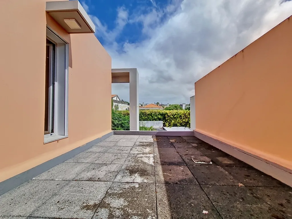 Moderna Moradia T5, em Ponta Delgada. - Image 62
