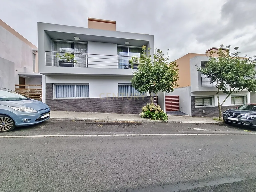 Moderna Moradia T5, em Ponta Delgada. - Image 70